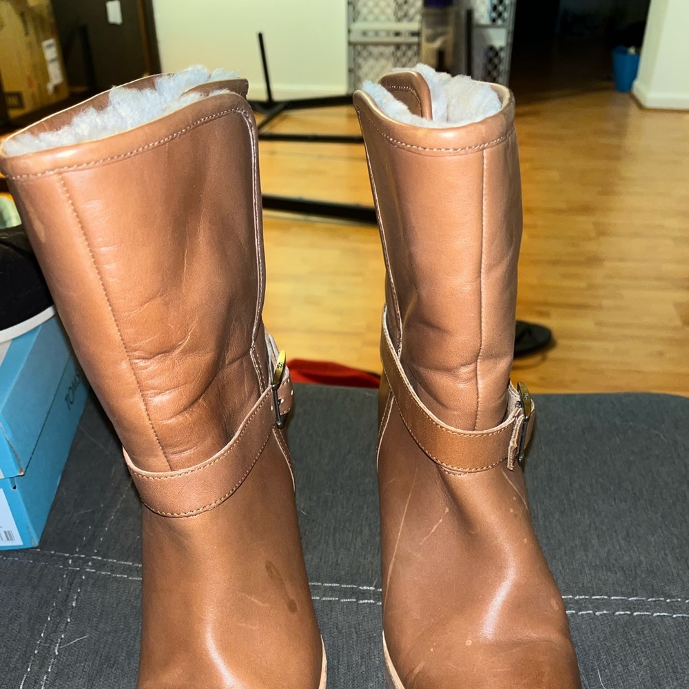 Ugg Hidden Heel Leather Boot Size 8. - image 2